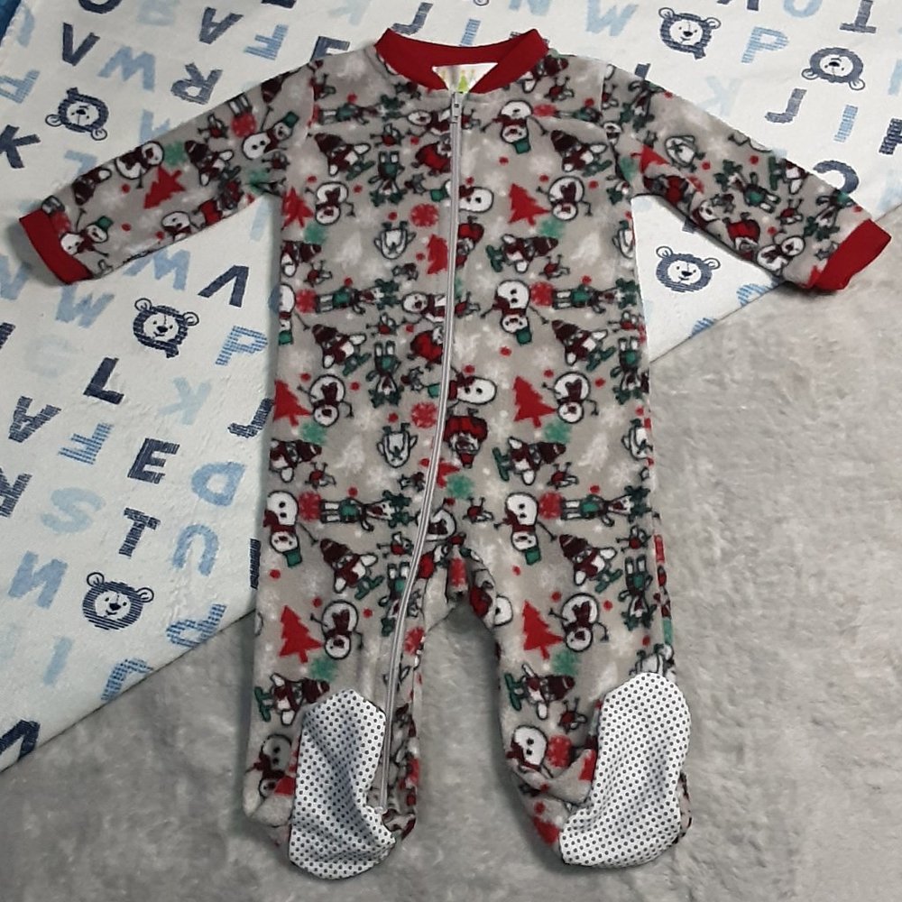 $1 | 3-6m | Weeplay | Christmas Jumpsuit/Footies